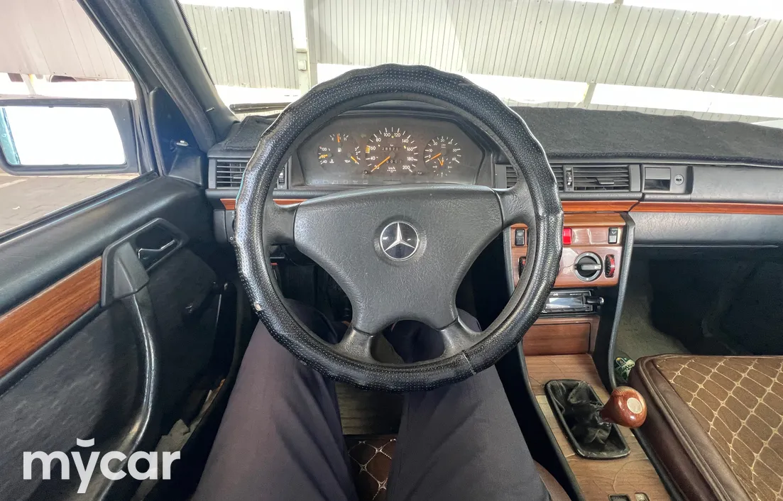 Mercedes-Benz E-Класс 1992
