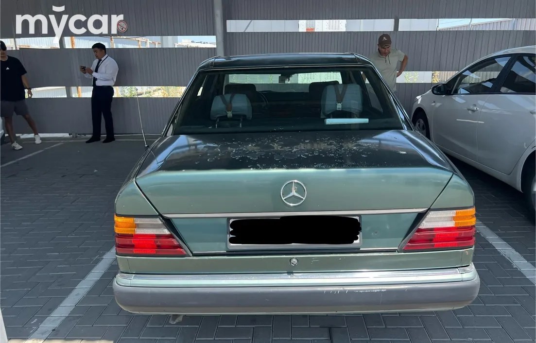 Mercedes-Benz E-Класс 1992