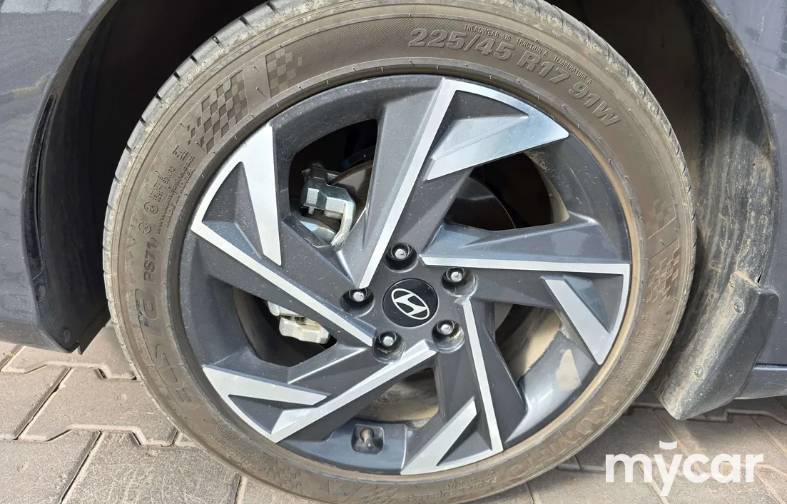 Hyundai Elantra 2024