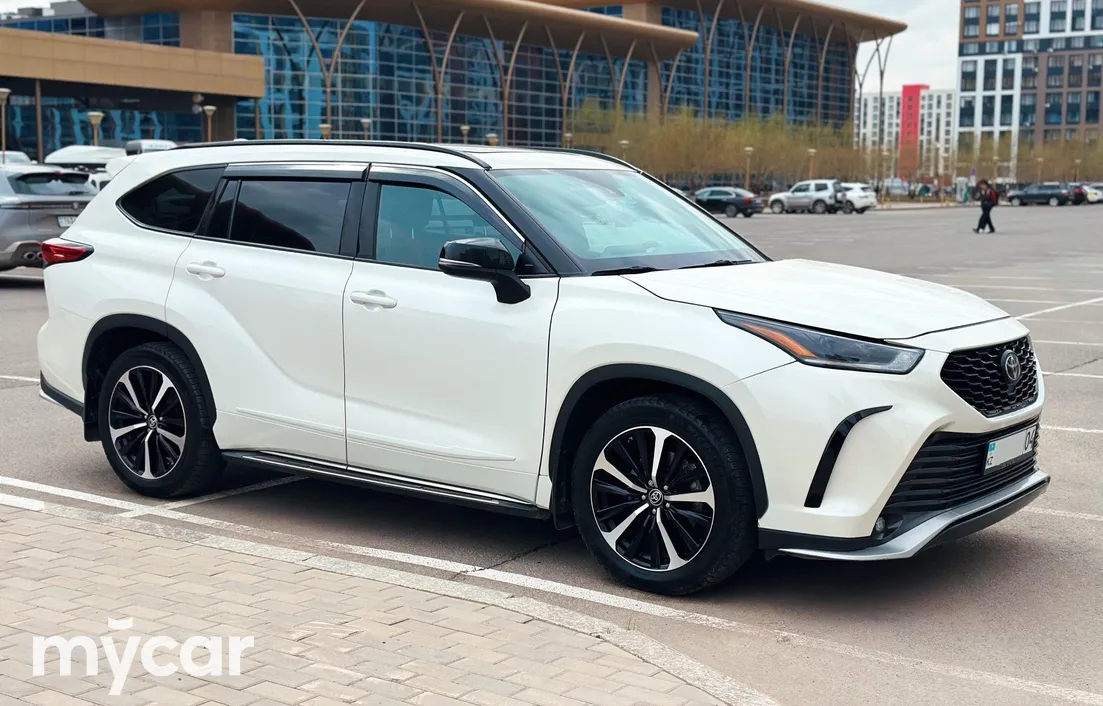 Toyota Highlander 2021