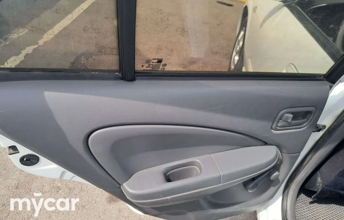 Nissan Almera 2012