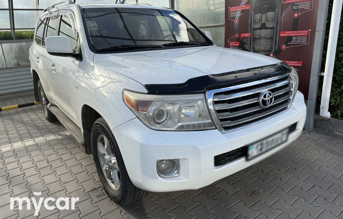 Toyota Land Cruiser 2011