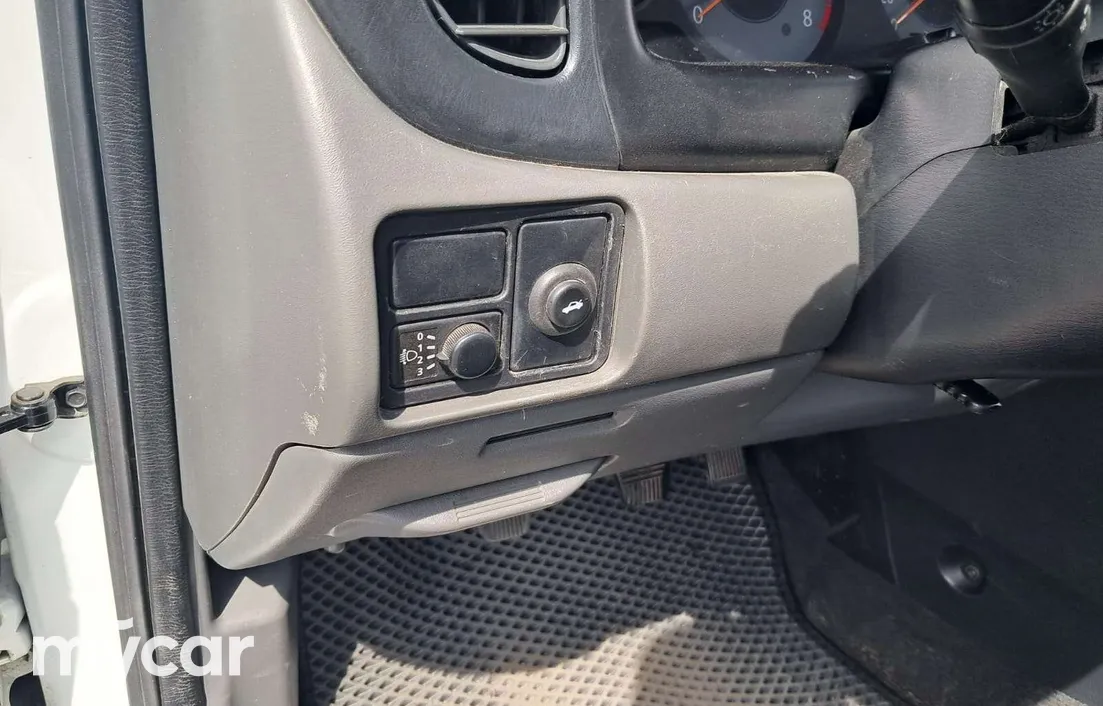 Nissan Almera 2012
