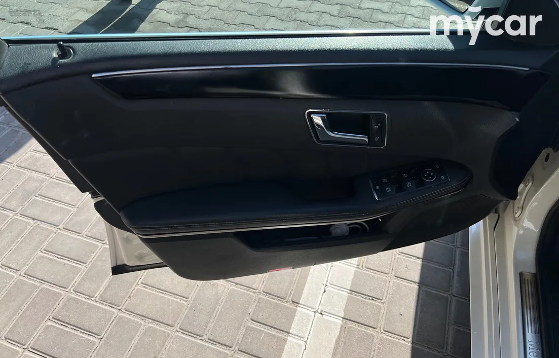 Mercedes-Benz E-Класс 2010