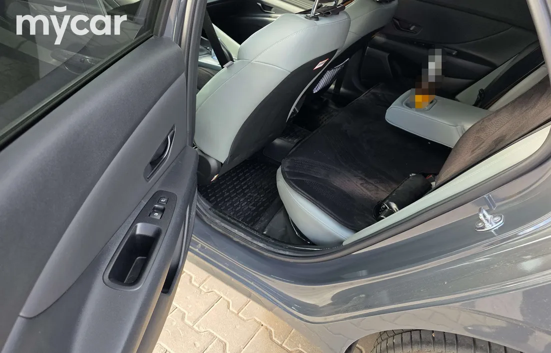 Hyundai Elantra 2024