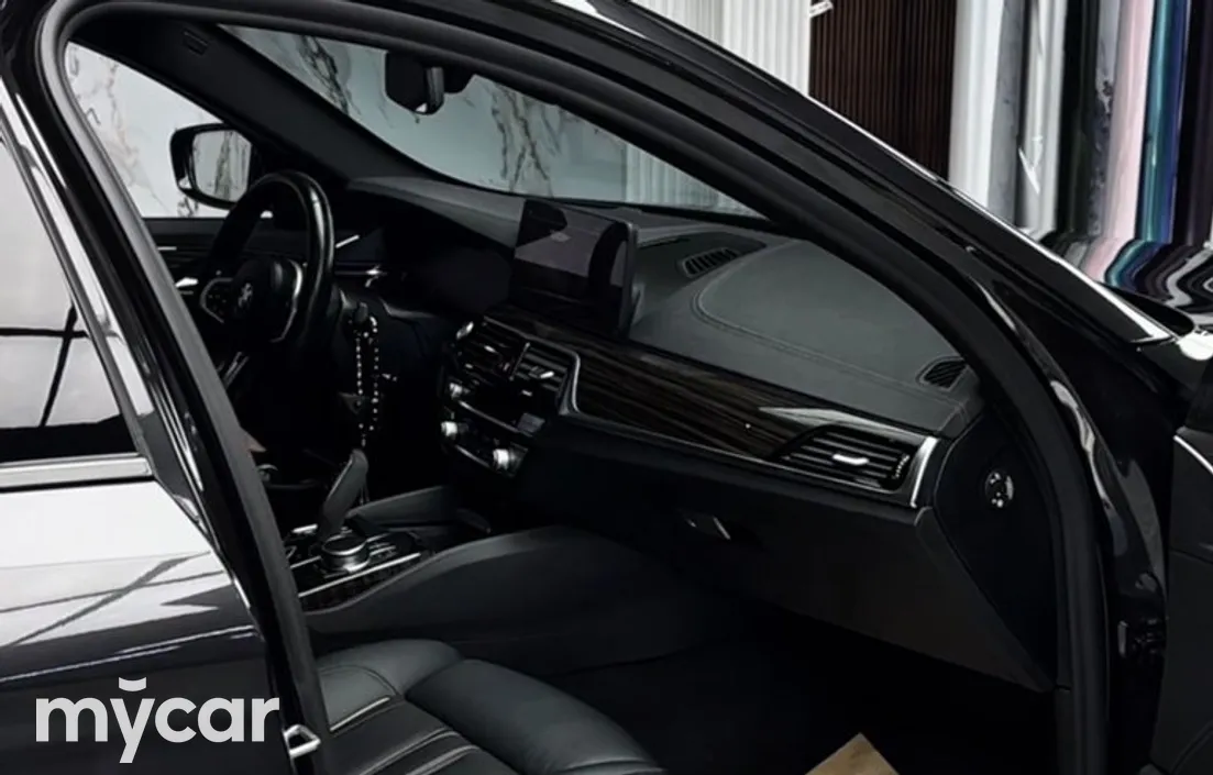 BMW 5 серия 2020