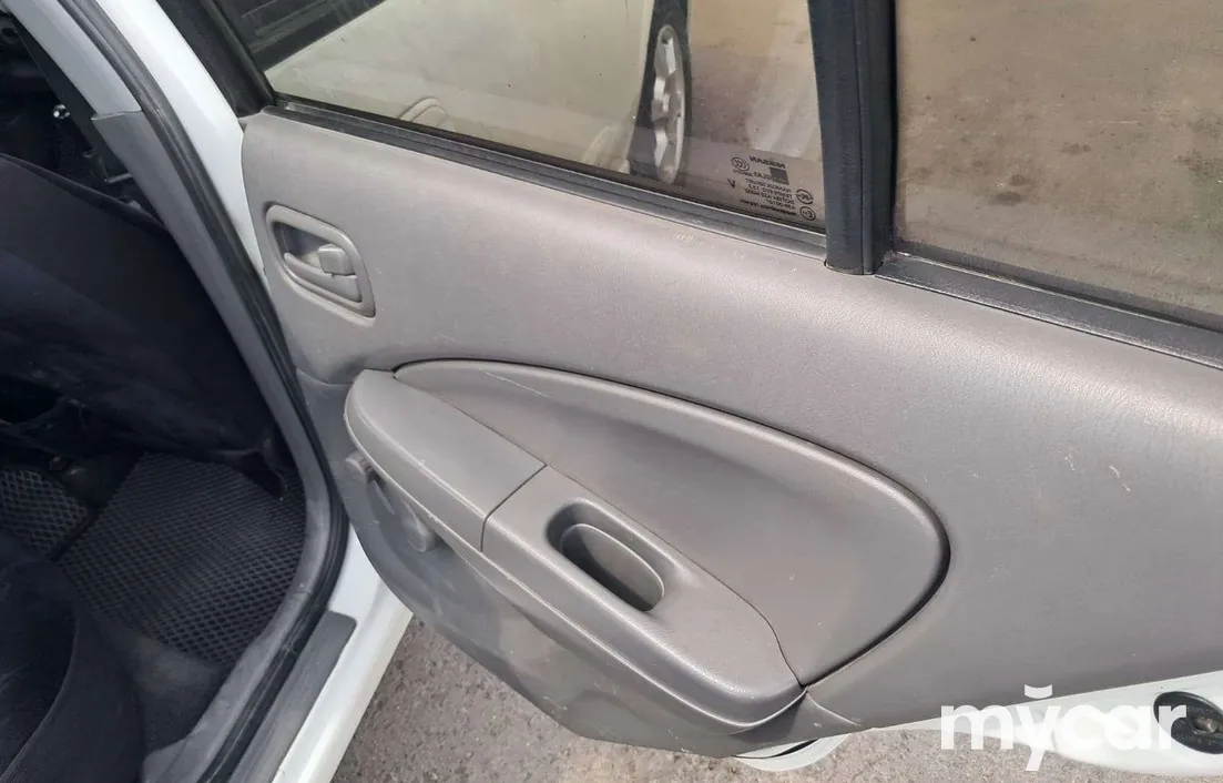 Nissan Almera 2012