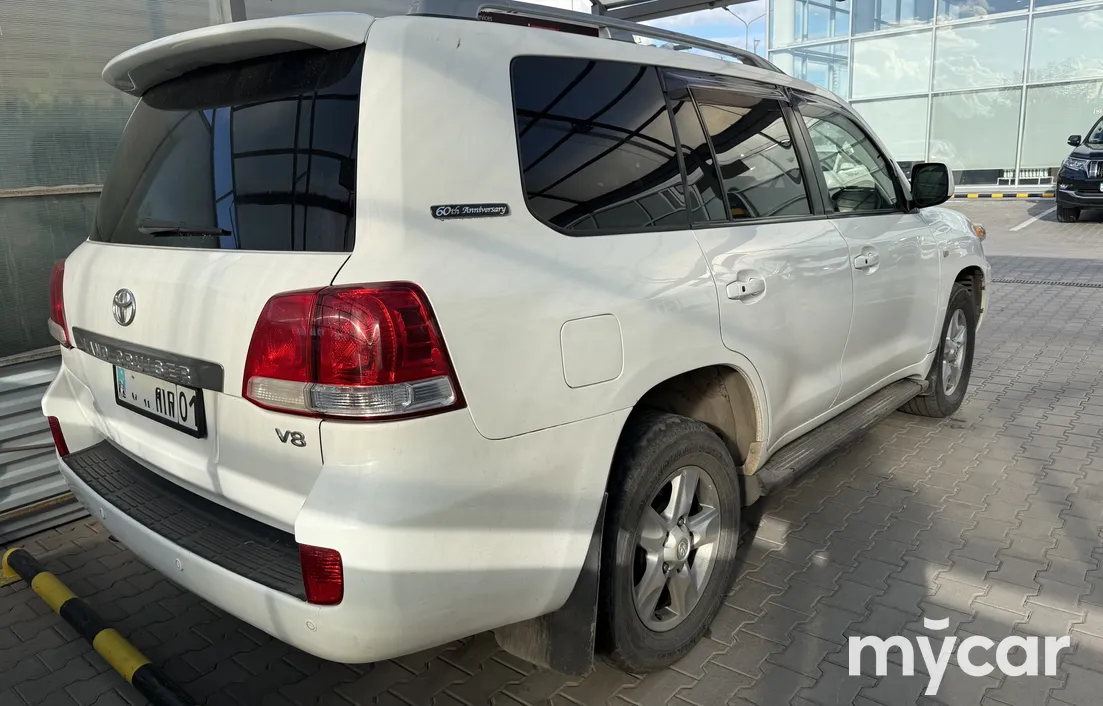 Toyota Land Cruiser 2011
