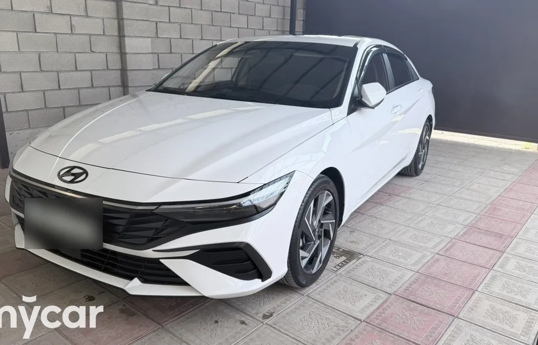 Hyundai Elantra 2024