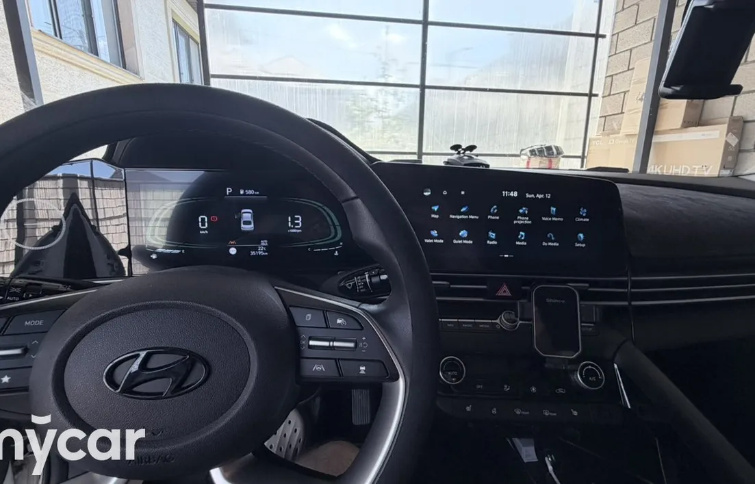 Hyundai Elantra 2024