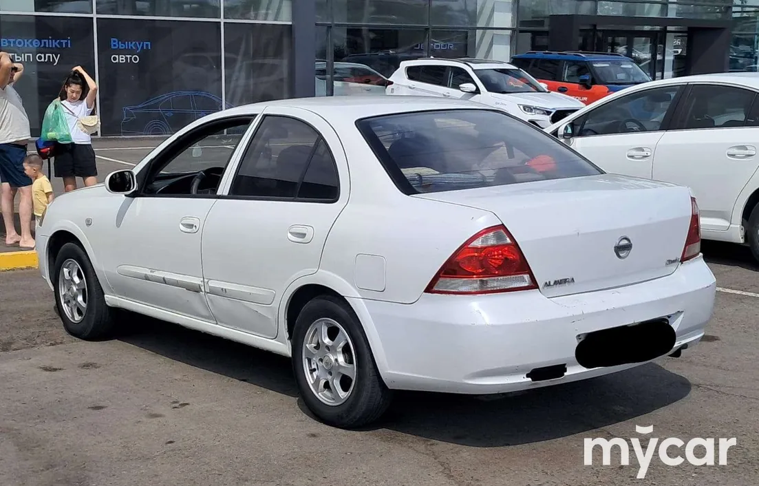 Nissan Almera 2012