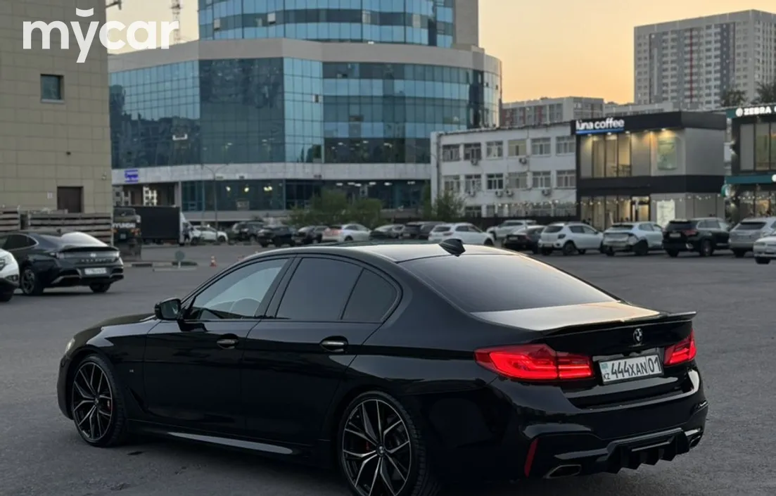 BMW 5 серия 2017