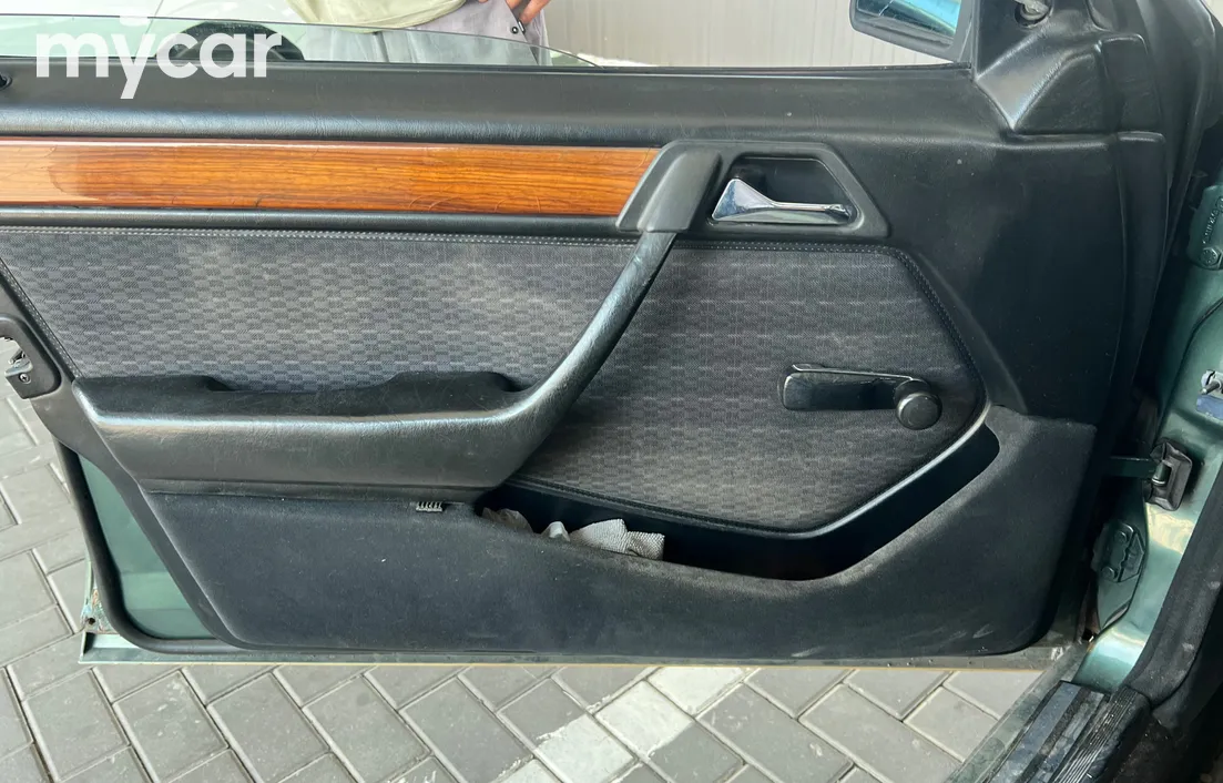 Mercedes-Benz E-Класс 1992