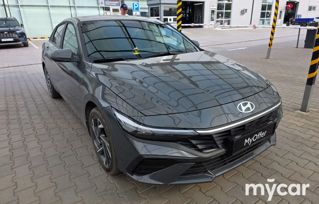 Hyundai Elantra 2024