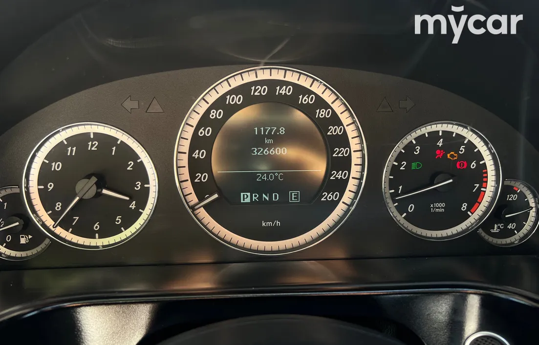 Mercedes-Benz E-Класс 2010