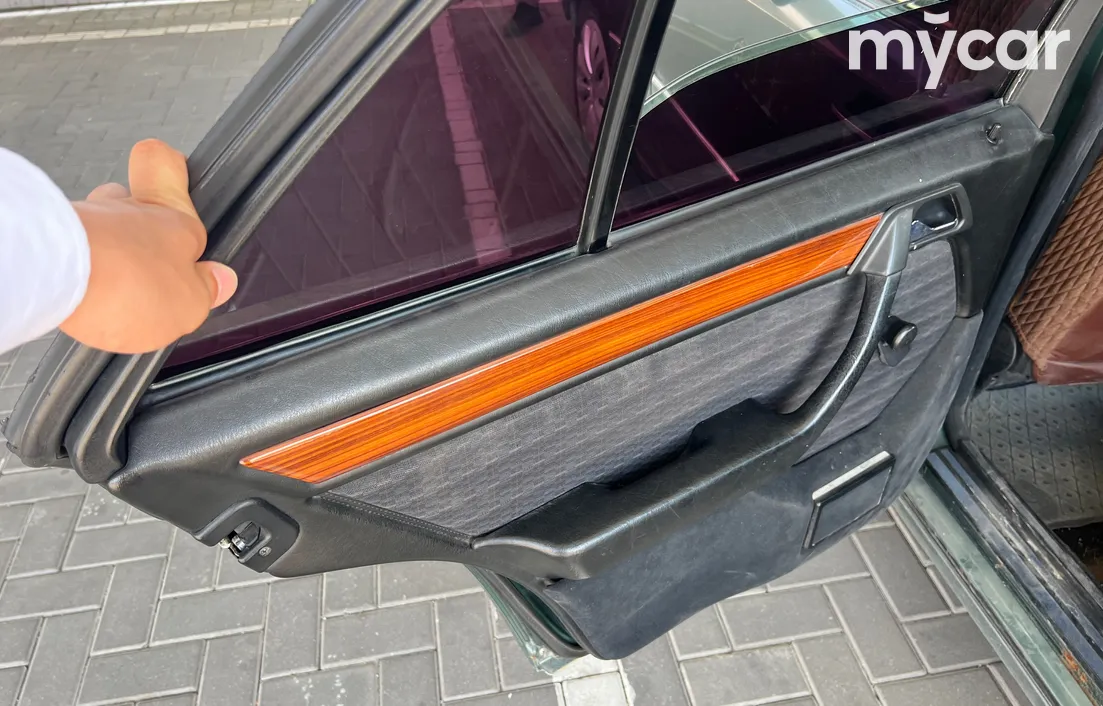Mercedes-Benz E-Класс 1992