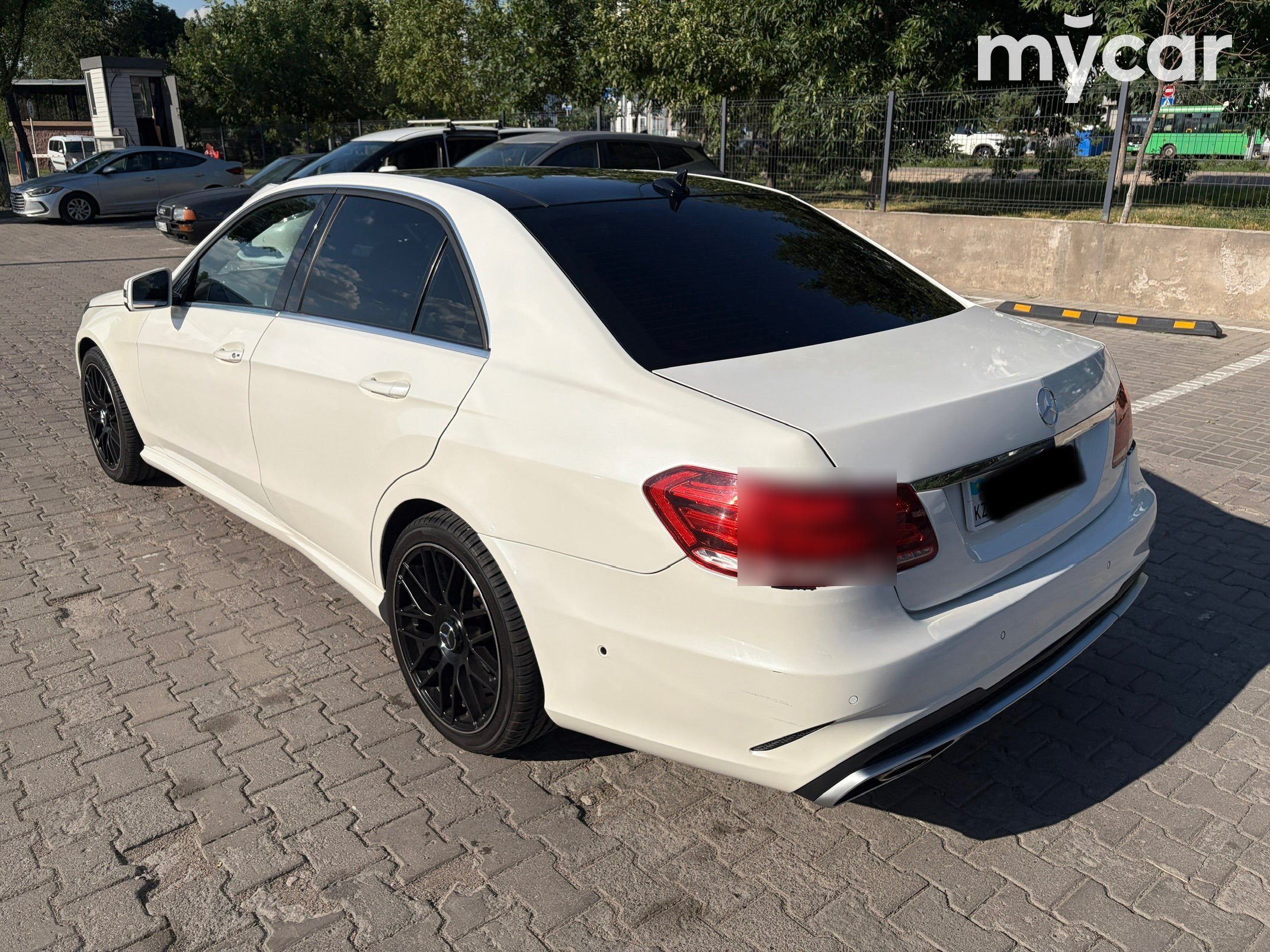 Mercedes-Benz E-Класс 2010