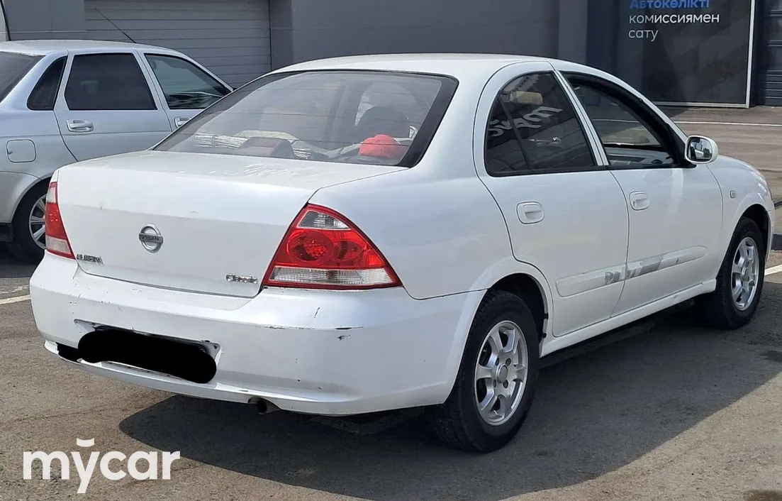 Nissan Almera 2012