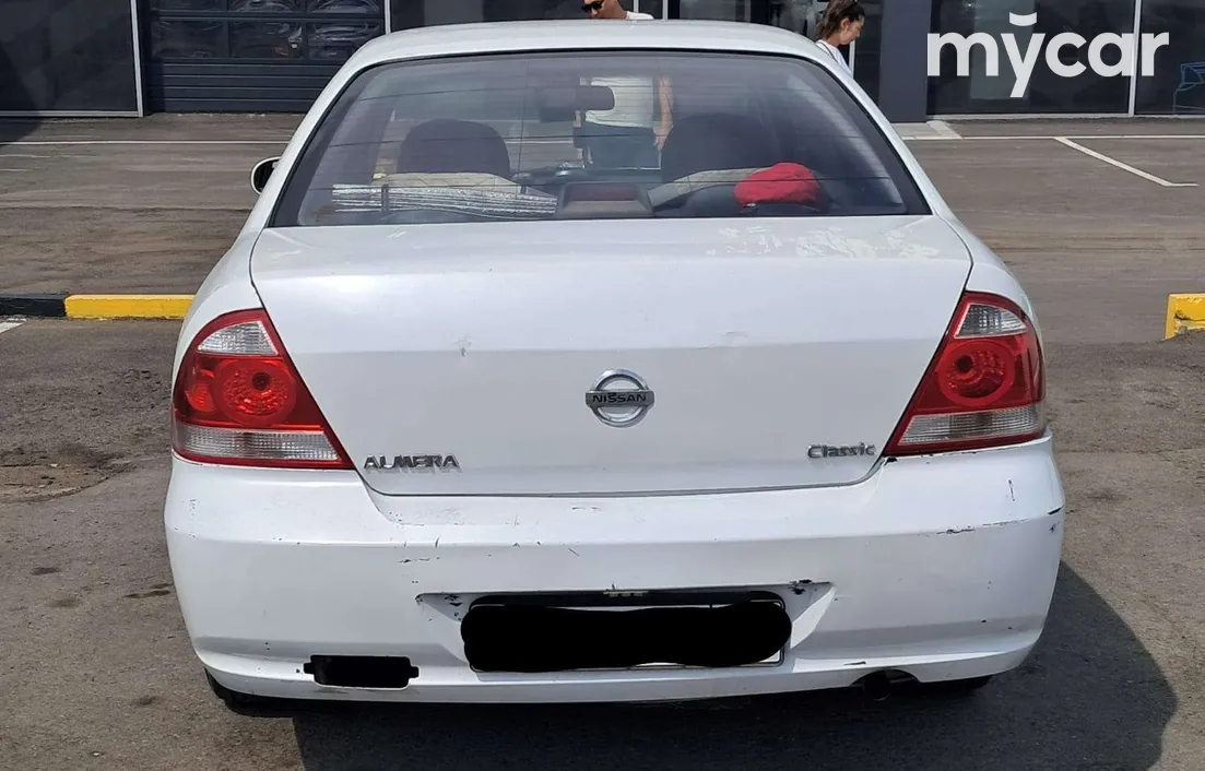 Nissan Almera 2012