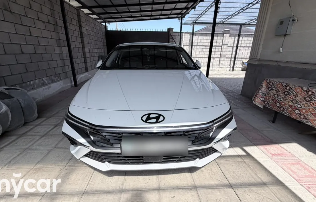 Hyundai Elantra 2024