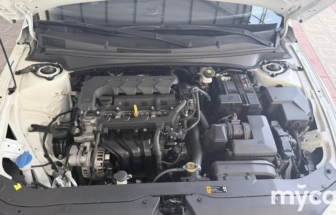 Hyundai Elantra 2024