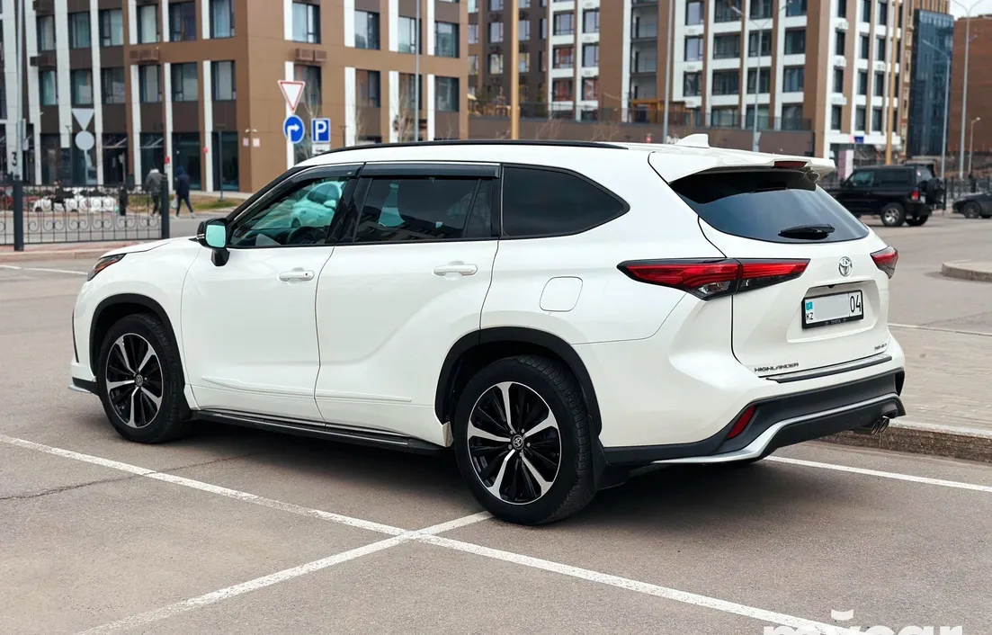 Toyota Highlander 2021