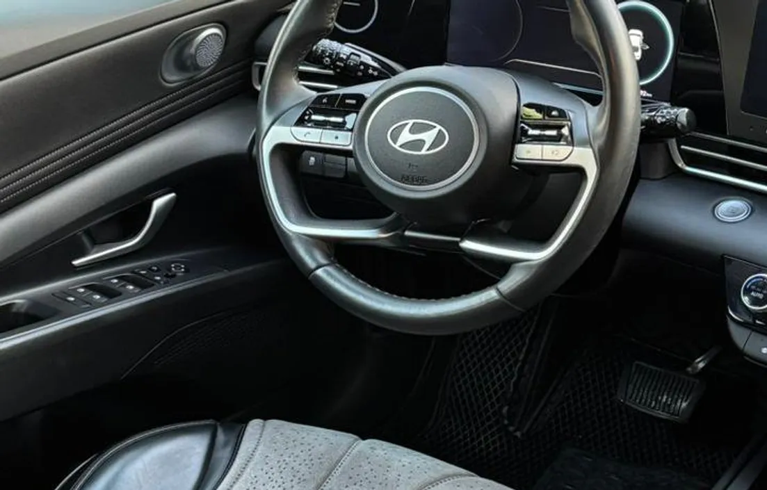 Hyundai Elantra 2023