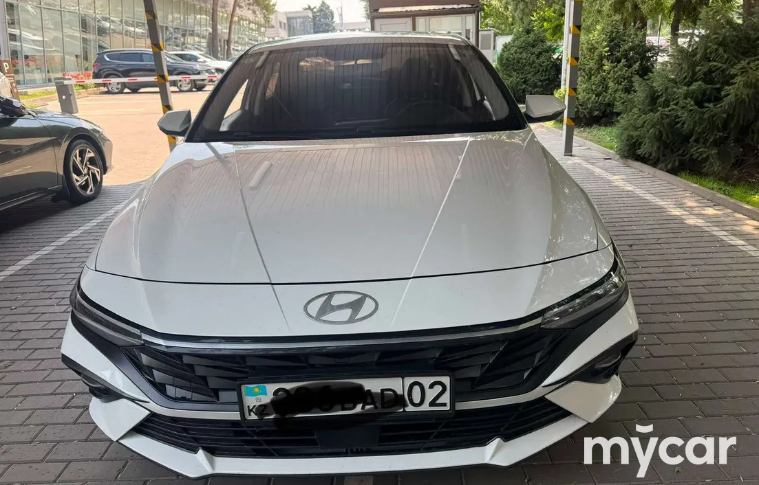 Hyundai Elantra 2024