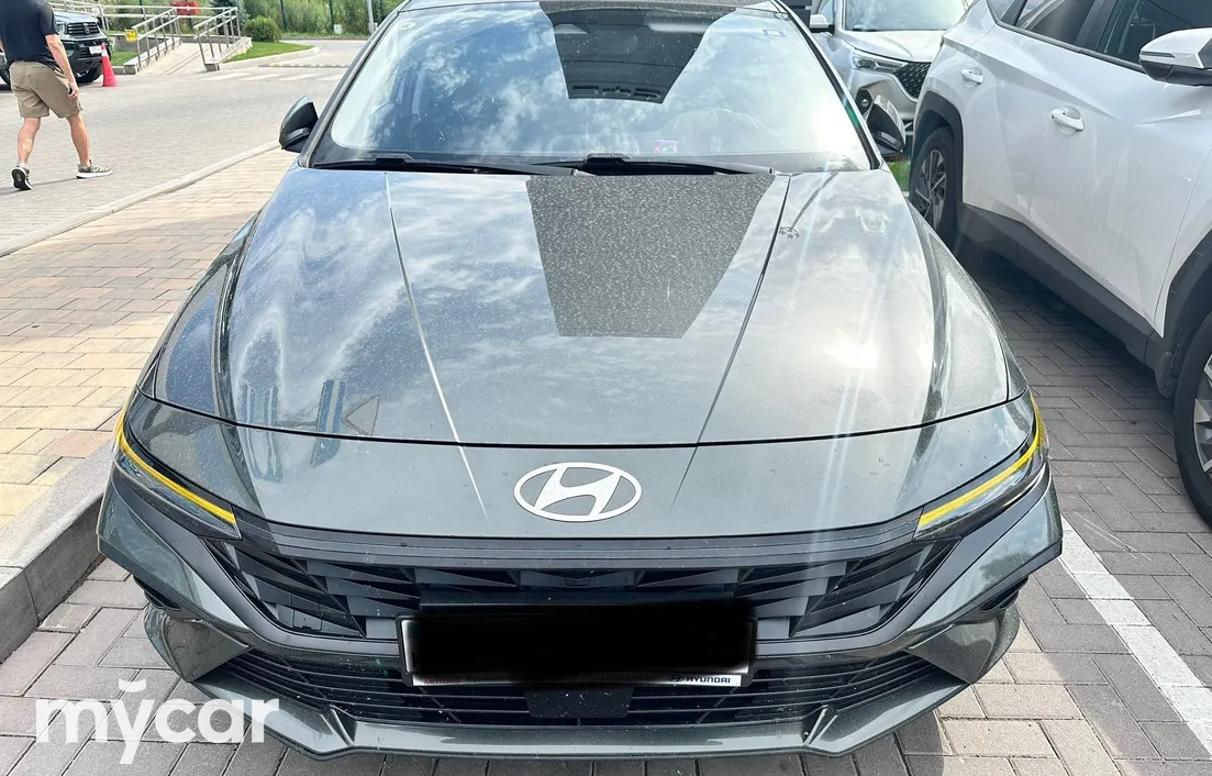 Hyundai Elantra 2024
