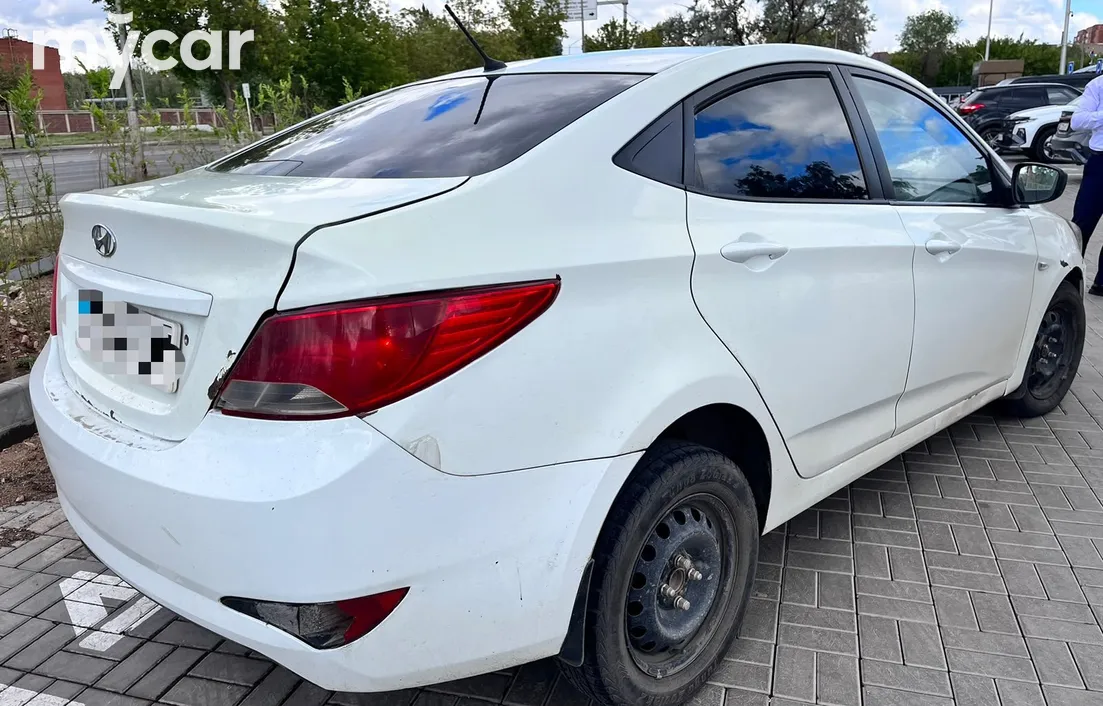 Hyundai Accent 2015