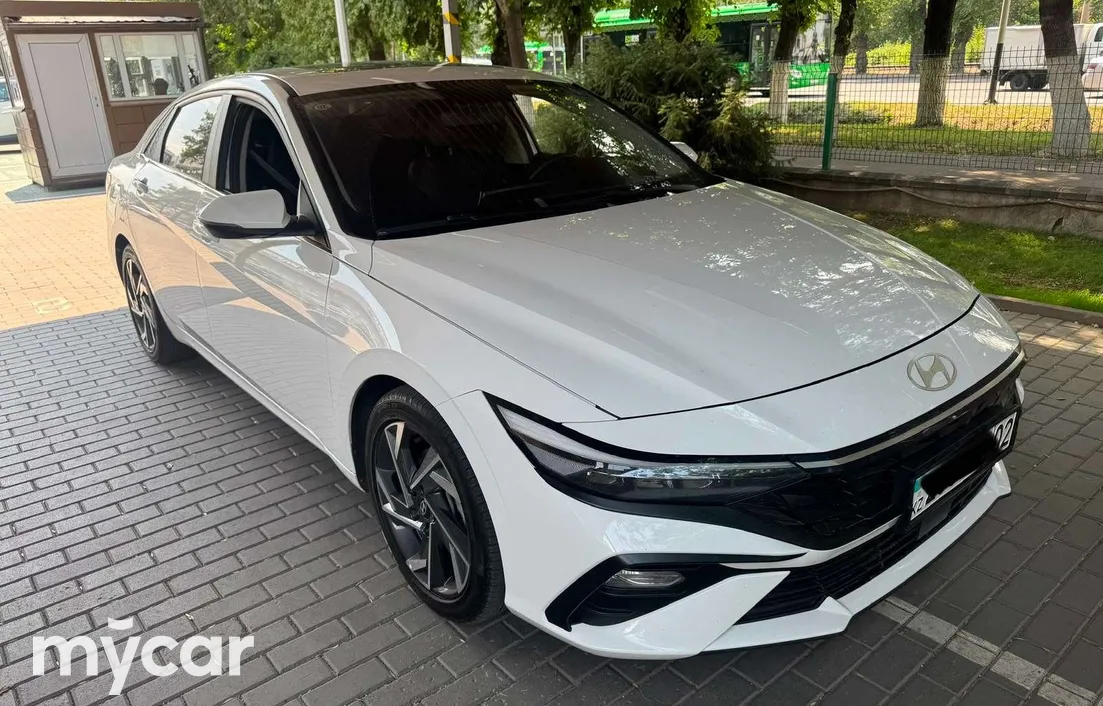Hyundai Elantra 2024