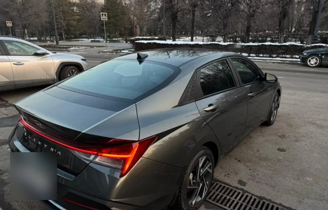 Hyundai Elantra 2023