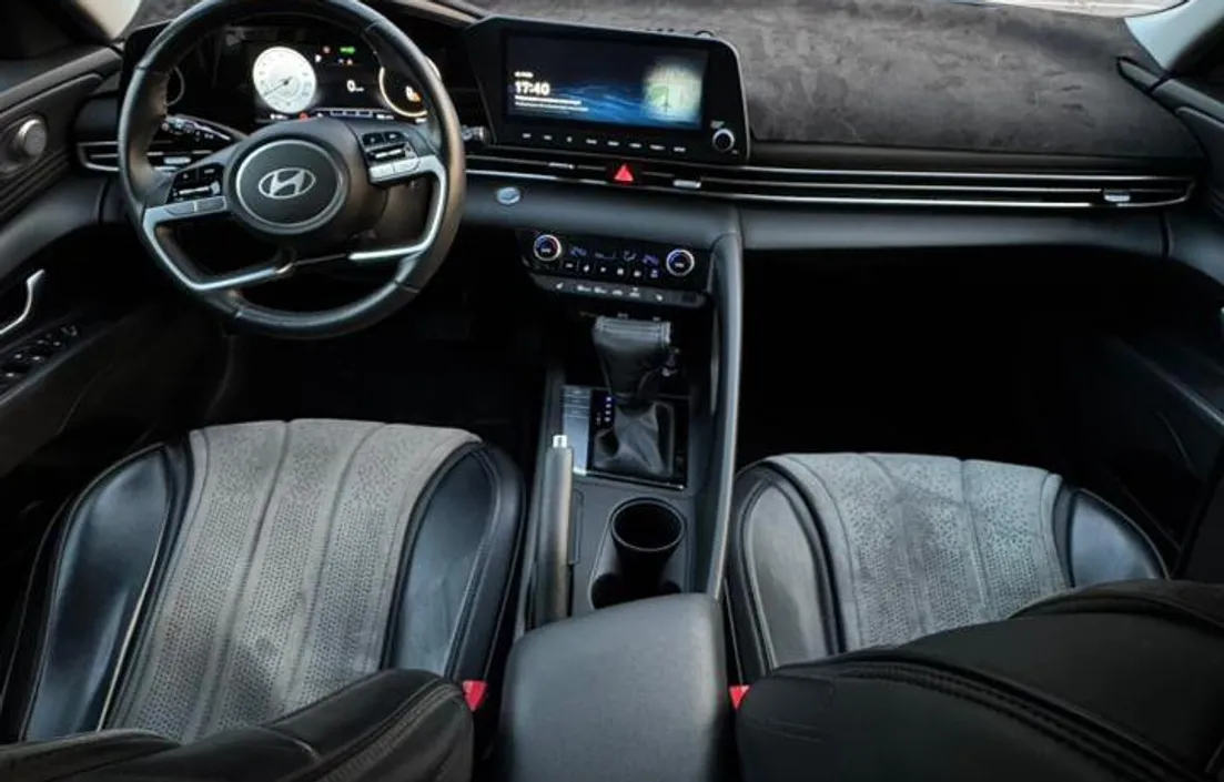 Hyundai Elantra 2023