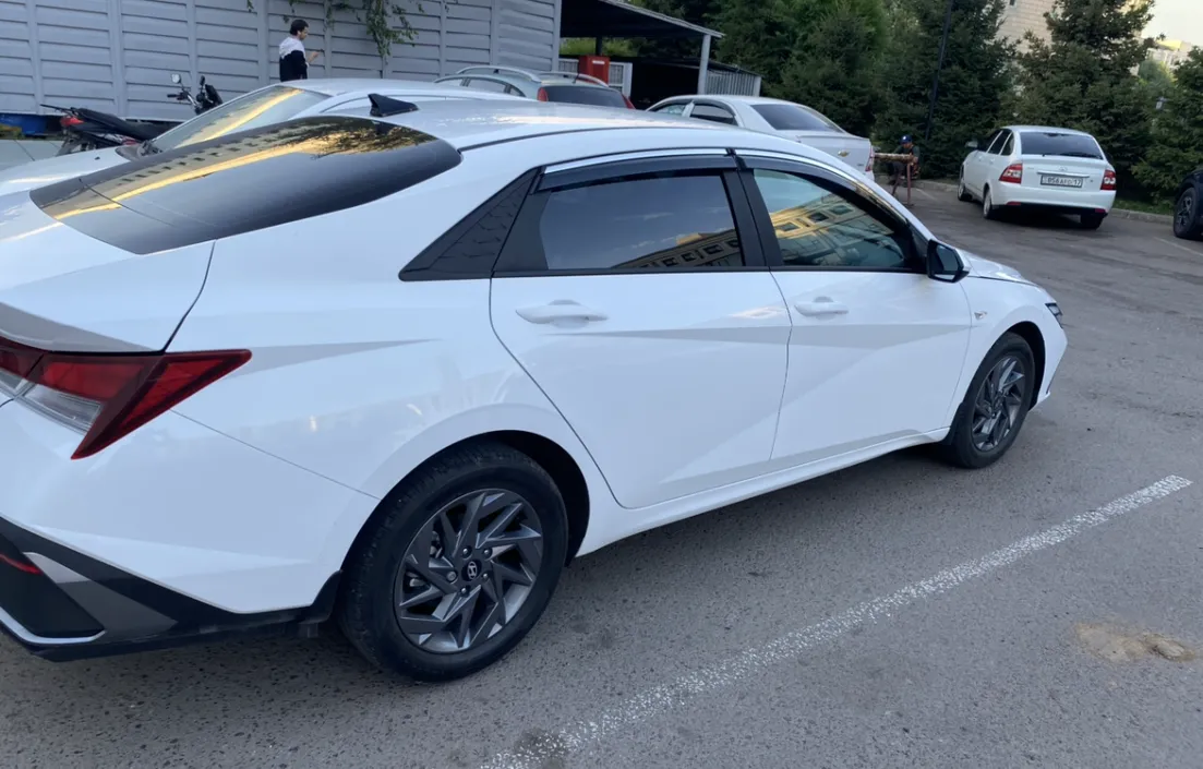 Hyundai Elantra 2023