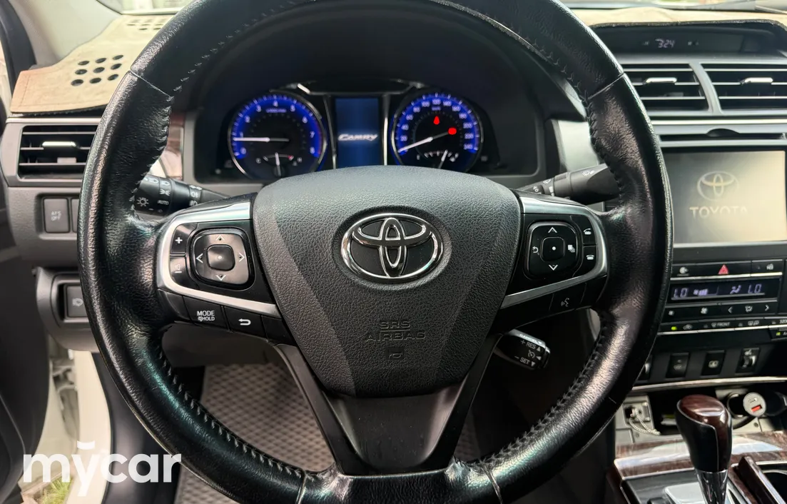 Toyota Camry 2015