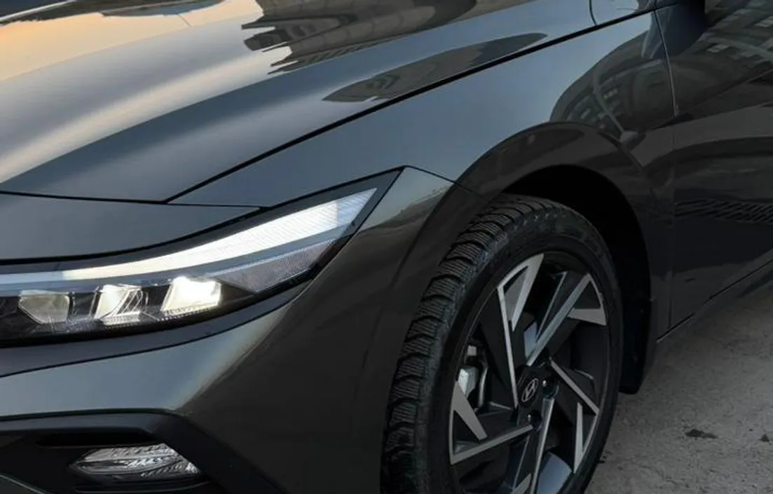 Hyundai Elantra 2023