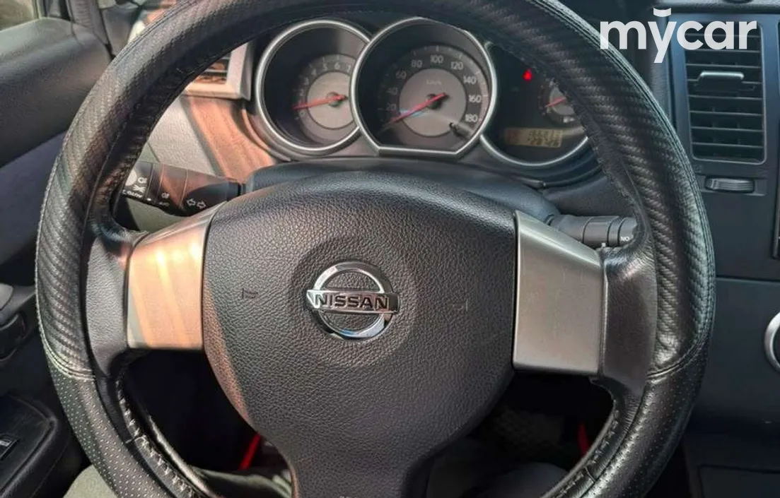 Nissan Tiida 2006