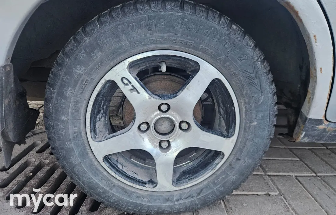 Nissan Sunny 1995