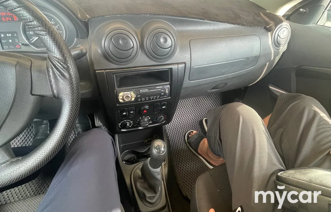Nissan Almera 2015