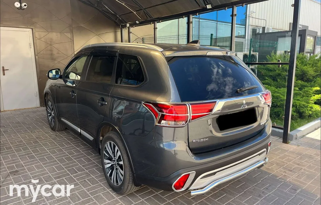 Mitsubishi Outlander 2020