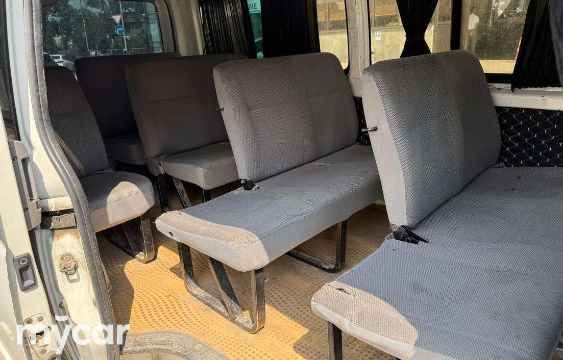 Toyota Hiace 2007