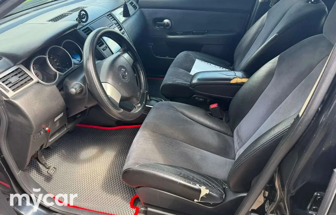 Nissan Tiida 2006