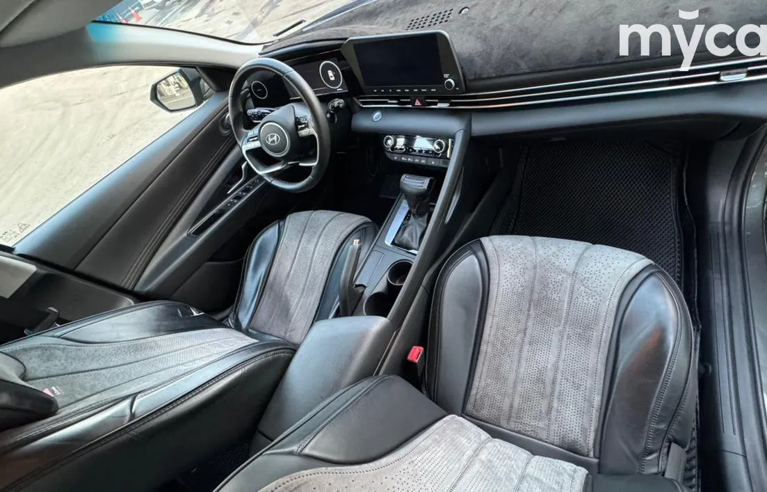 Hyundai Elantra 2023