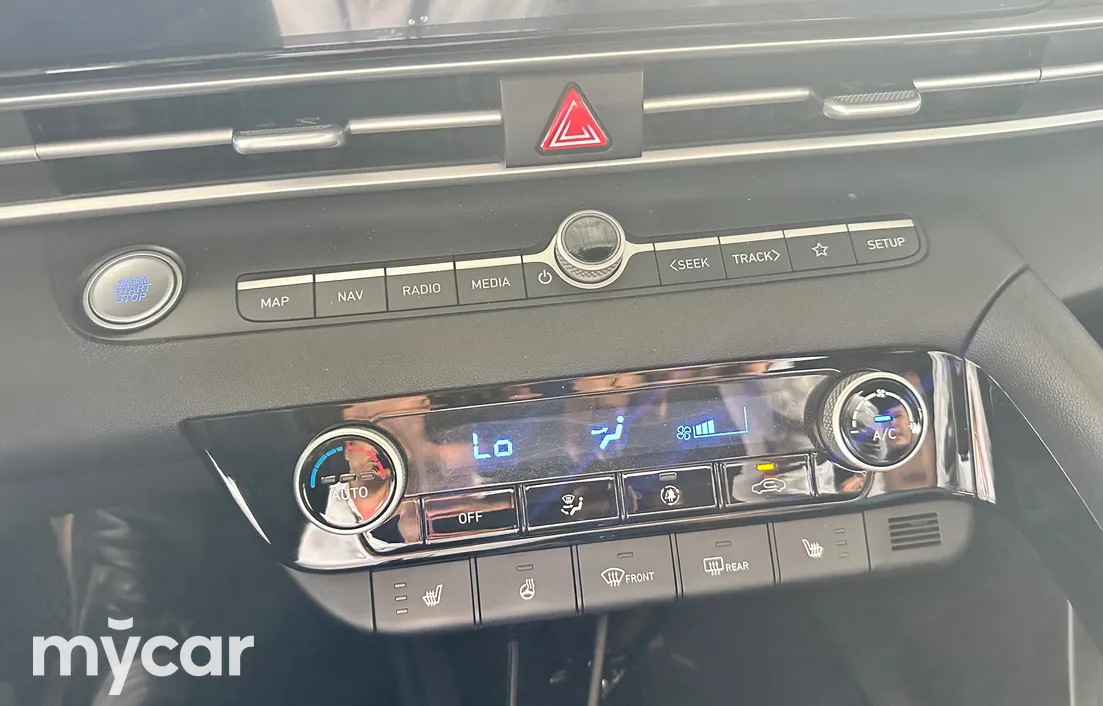 Hyundai Elantra 2024