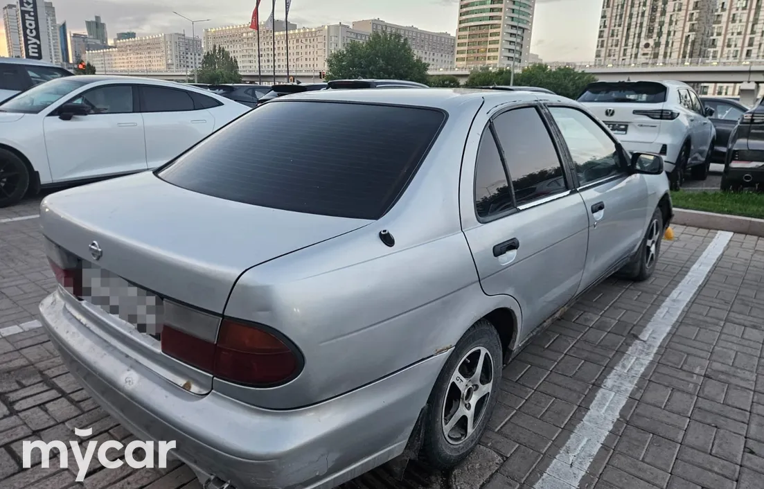 Nissan Sunny 1995