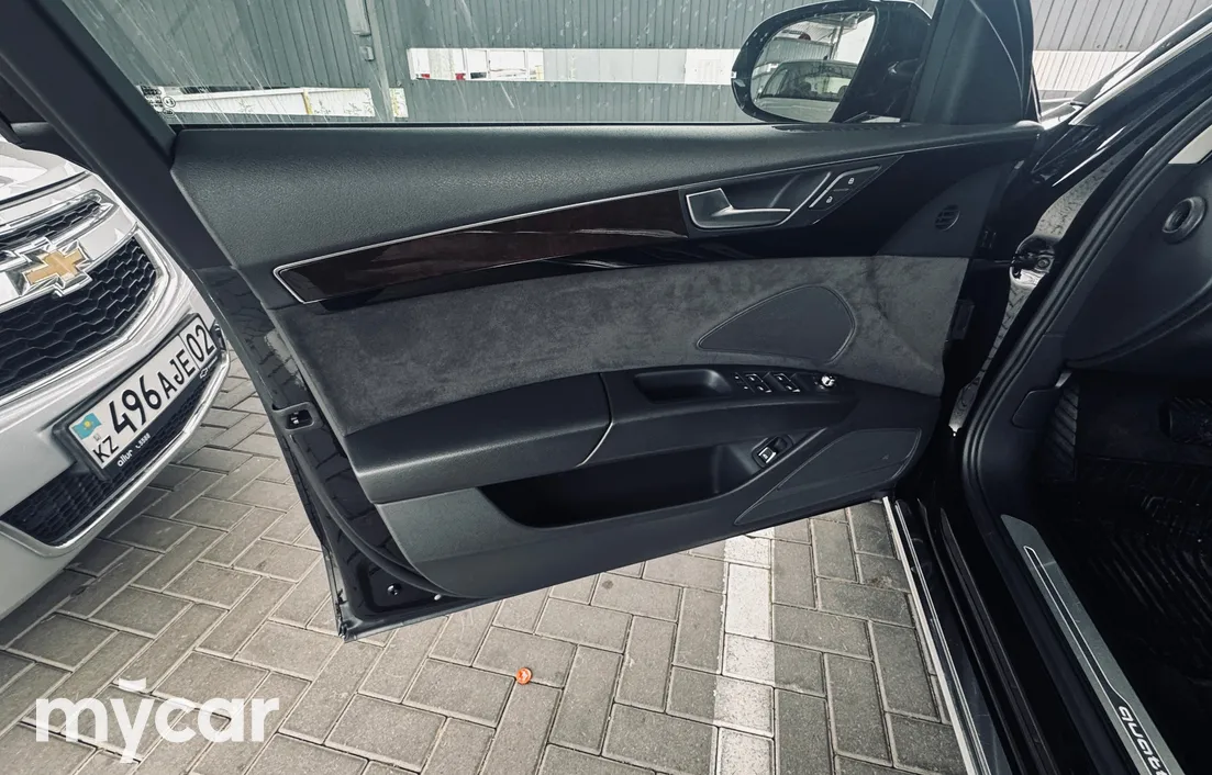 Audi A8 2015