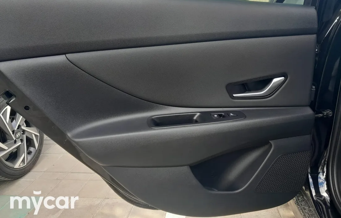 Hyundai Elantra 2025