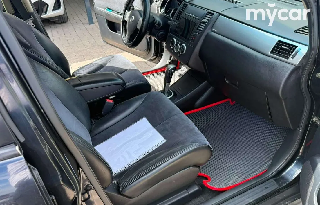 Nissan Tiida 2006