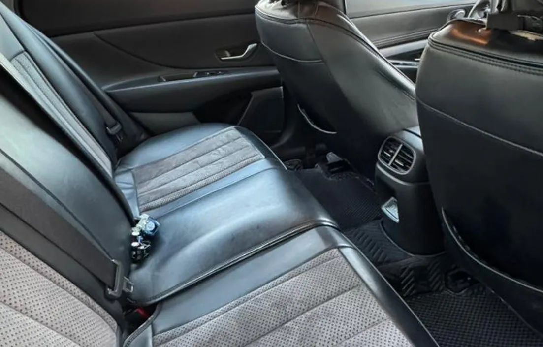 Hyundai Elantra 2023