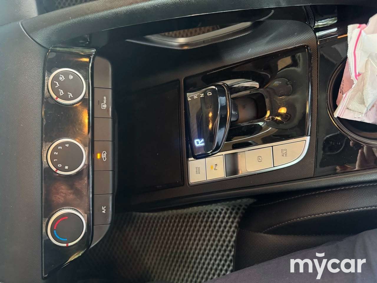 Hyundai Elantra 2024